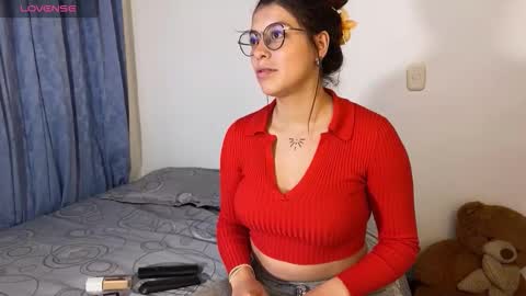 Lanadekievit online show from December 2025 12:38:02 AM