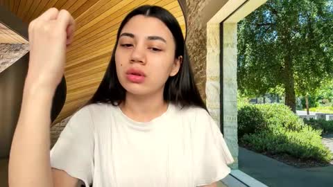 Lana online show from September 2025 09:43:02 AM