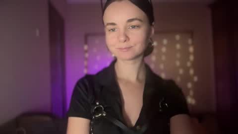 Lana online show from September 2025 11:37:01 PM