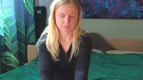 LanaviSmith online show from May 2026 06:42:01 AM