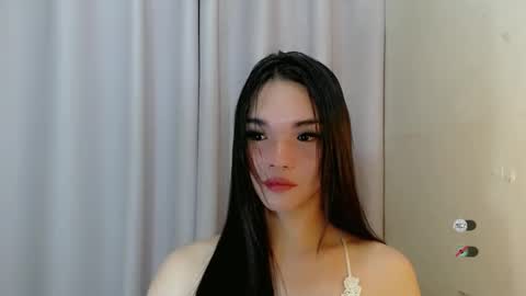 Snapshot of lanawyatt_ chatting on December 2024 03:02:02 PM lanawyatt_ online show from December 2024 03:02:02 PM