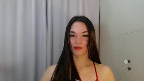 Snapshot of lanawyatt_ chatting on December 2024 02:17:01 PM lanawyatt_ online show from December 2024 02:17:01 PM