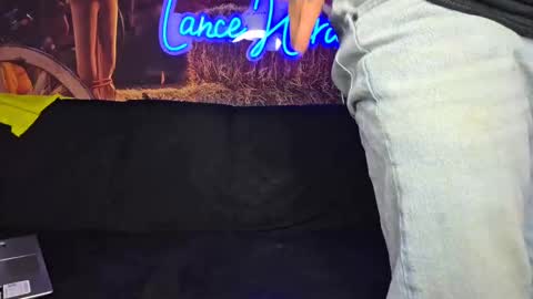 Snapshot of lancehardwood222 chatting on October 2025 12:31:01 AM LANCE online show from October 2025 12:31:01 AM