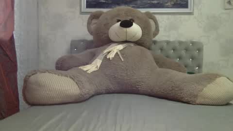 langoria online show from October 2025 01:29:01 PM