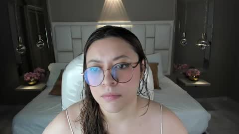 Snapshot of lanna18_ chatting on December 2024 12:03:01 PM Lanna online show from December 2024 12:03:01 PM