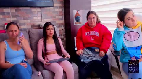 lanna_as online show from February 2026 03:42:01 PM