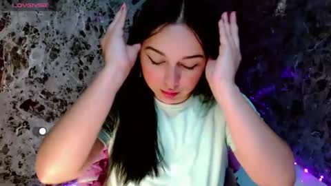 Snapshot of lanna_belle28 chatting on November 2025 01:10:01 PM Lanna online show from November 2025 01:10:01 PM