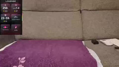 lapetitefrenchie83 online show from November 2025 10:59:01 AM