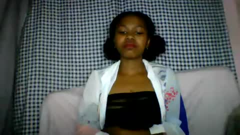 Snapshot of lara_belle chatting on August 2026 08:18:01 PM lara_belle online show from August 2026 08:18:01 PM