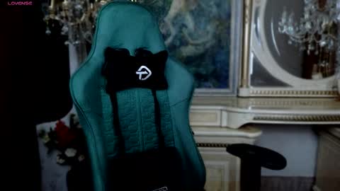 Snapshot of lara_benson_ chatting on November 2025 10:48:02 AM lara_benson_ online show from November 2025 10:48:02 AM