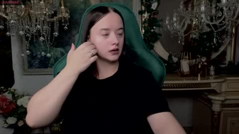 Snapshot of lara_benson_ chatting on December 2025 11:15:01 AM lara_benson_ online show from December 2025 11:15:01 AM