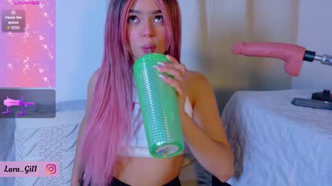 Lara Gill online show from September 2025 12:38:01 PM