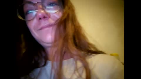 Snapshot of laraa333 chatting on October 2025 10:31:01 PM Little online show from October 2025 10:31:01 PM