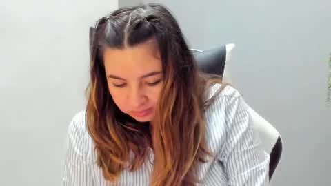 Snapshot of laracat18 chatting on June 2026 02:47:02 AM Lara online show from June 2026 02:47:02 AM