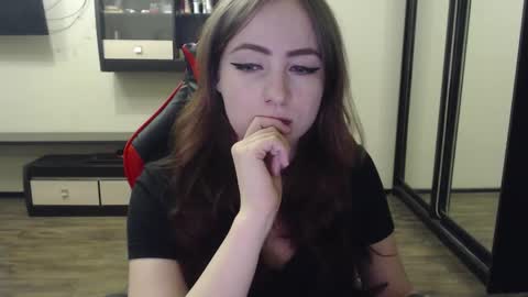 Snapshot of laralianna chatting on February 2025 04:00:01 PM Laralianna online show from February 2025 04:00:01 PM