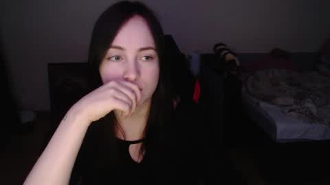 Laralianna online show from March 2026 11:23:01 PM