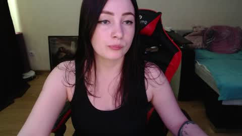 Laralianna online show from April 2026 10:29:02 AM