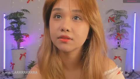 Lara online show from April 2026 10:23:02 PM