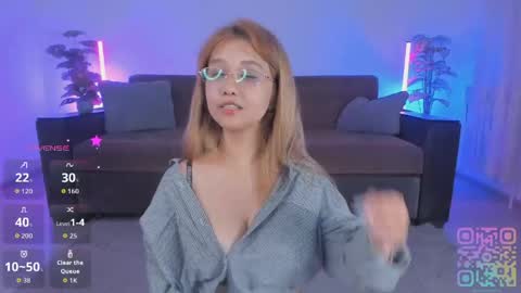 Lara online show from May 2026 07:52:02 PM