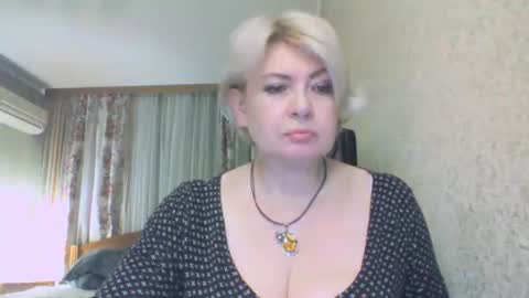 laramrs online show from November 2025 04:42:02 PM