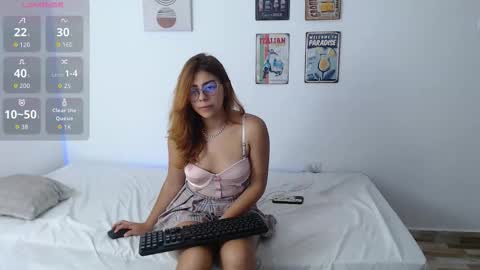 laramucci online show from September 2025 07:48:02 PM