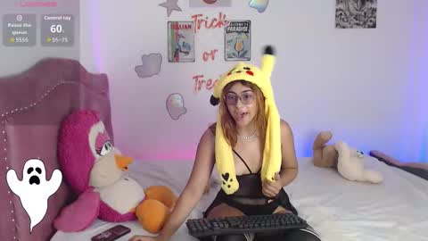 laramucci online show from October 2025 07:59:01 PM