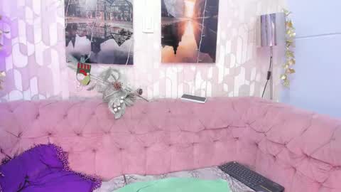 Lara Murphy online show from December 2024 10:31:01 PM