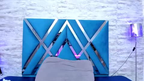 Lara Murphy online show from February 2025 10:39:02 PM