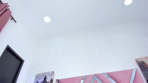 Lara Murphy online show from September 2025 07:35:01 PM