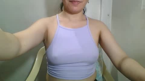 Larice online show from November 2025 02:01:01 AM