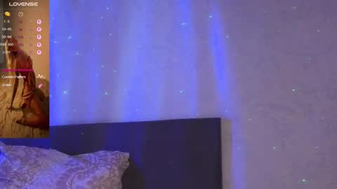 Snapshot of larine_morgan chatting on November 2025 09:19:02 AM LarineGMT7 UTC6 online show from November 2025 09:19:02 AM