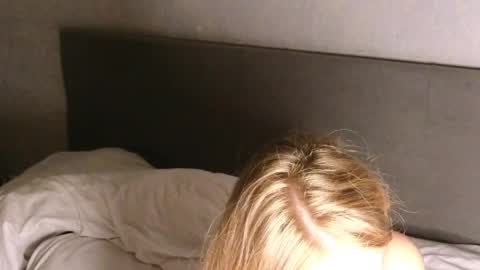 LarineGMT7  UTC6  online show from April 2026 04:37:02 PM