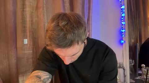 larsskeet online show from November 2025 02:39:01 PM