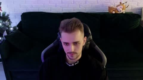 Snapshot of larstar01 chatting on December 2024 02:35:01 AM Lars online show from December 2024 02:35:01 AM