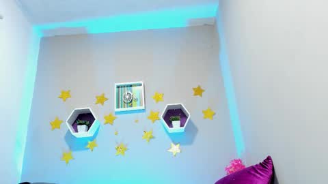 Tania  online show from December 2025 02:56:01 PM