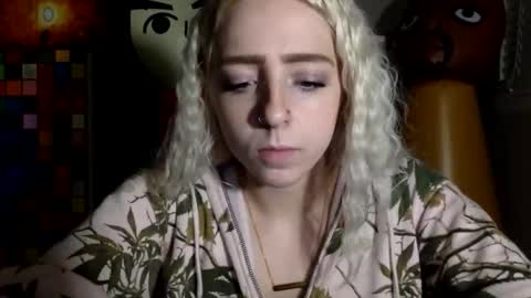 Snapshot of latenightkash chatting on February 2026 02:44:01 AM Roxy blue online show from February 2026 02:44:01 AM