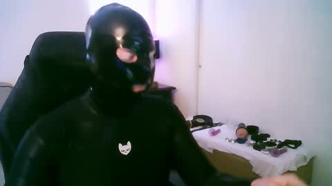 latexminheadroom online show from January 2026 09:35:02 PM