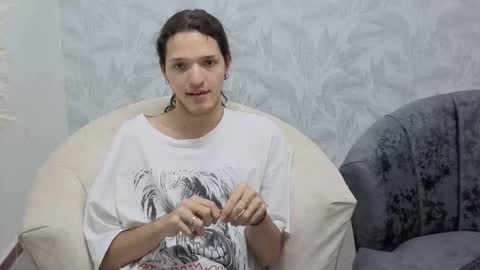 Angel online show from November 2025 11:18:01 PM