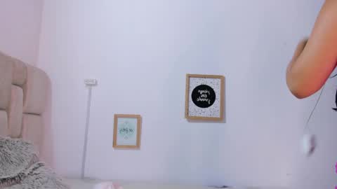 Johana y Santiago online show from April 2026 10:38:01 PM