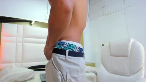 Johana y Santiago online show from April 2026 03:20:02 AM