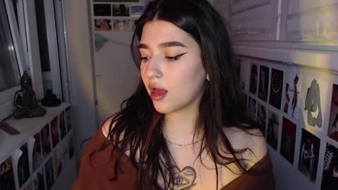 Snapshot of latina_mia chatting on December 2024 02:38:02 PM miiiiiiaaaa online show from December 2024 02:38:02 PM