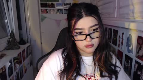 Snapshot of latina_mia chatting on January 2025 11:35:01 PM miiiiiiaaaa online show from January 2025 11:35:01 PM