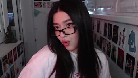 Snapshot of latina_mia chatting on January 2025 08:25:02 AM miiiiiiaaaa online show from January 2025 08:25:02 AM