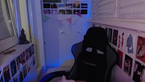 Snapshot of latina_mia chatting on February 2025 04:14:02 PM miiiiiiaaaa online show from February 2025 04:14:02 PM