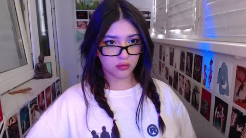 Snapshot of latina_mia chatting on February 2025 11:10:02 AM miiiiiiaaaa online show from February 2025 11:10:02 AM