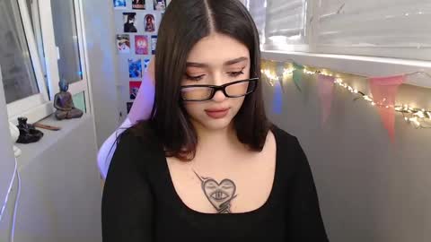 Snapshot of latina_mia chatting on March 2025 12:19:02 PM miiiiiiaaaa online show from March 2025 12:19:02 PM