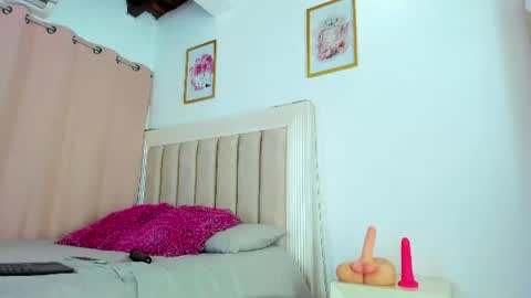 Snapshot of latinabeautifull chatting on July 2026 12:25:02 AM FABIANA online show from July 2026 12:25:02 AM