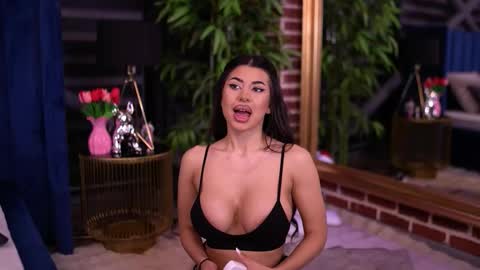 Snapshot of latinaloco chatting on February 2026 06:23:01 PM Latina online show from February 2026 06:23:01 PM