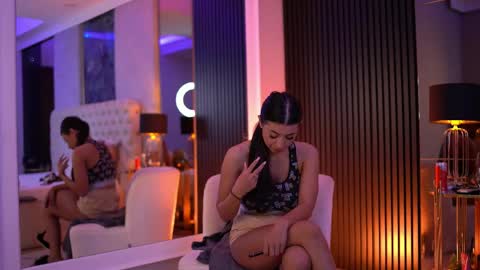 Latina online show from May 2026 06:59:01 PM