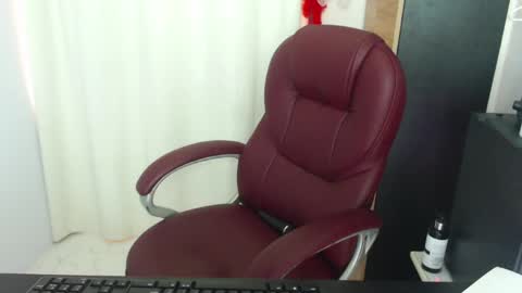 latinaprohibida online show from June 2026 07:09:02 PM